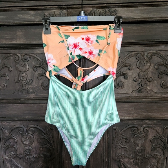 Cupshe 1 piece size medium - Picture 1 of 3